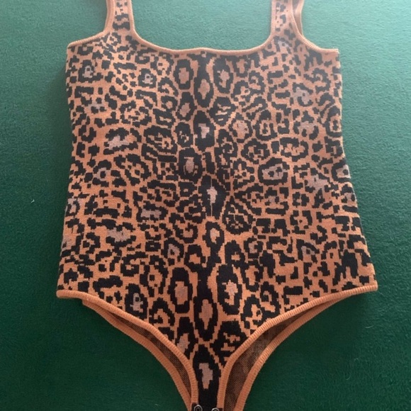 HOUSE OF HARLOW 1960 x REVOLVE | Women’s Safari Leopard Print Body Suit med - Picture 4 of 5